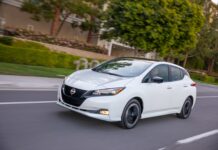 EE.UU. Nissan debe retirar del mercado miles de sus autos por un problema en la cámara retrovisora