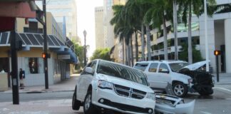 ¿Cuál es mes más mortal del año en EE. UU. debido al exceso de velocidad?