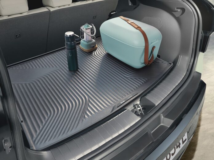 22646_Kia_introduces_world_s_first_car_accessory_made_using_recycled_plastic_from.jpg