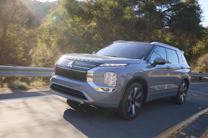 2025-Outlander-Bolsters-Mitsubishi-Sales.jpg