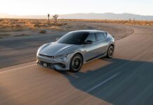 Kia anuncia los precios del EV6 para el año modelo 2027.